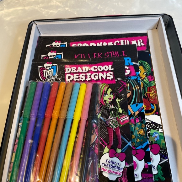 Monster High Activity Tin - Read Design Monsterize Parragon Books - Picture 5 of 6